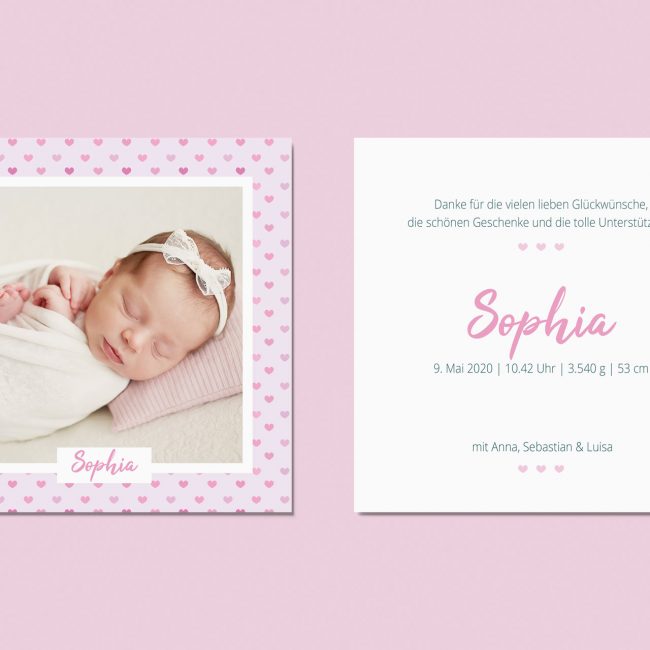 Sophia - Quadratische Dankeskarte zur Geburt im All Over Print Herzen